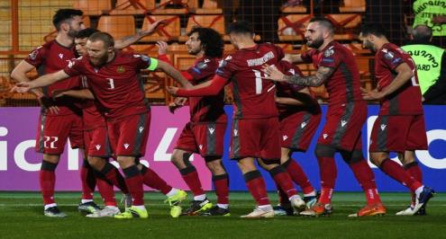 أرمينيا تواصل انطلاقتها المثالية بتصفيات كأس العالم بفوز مثير على رومانيا